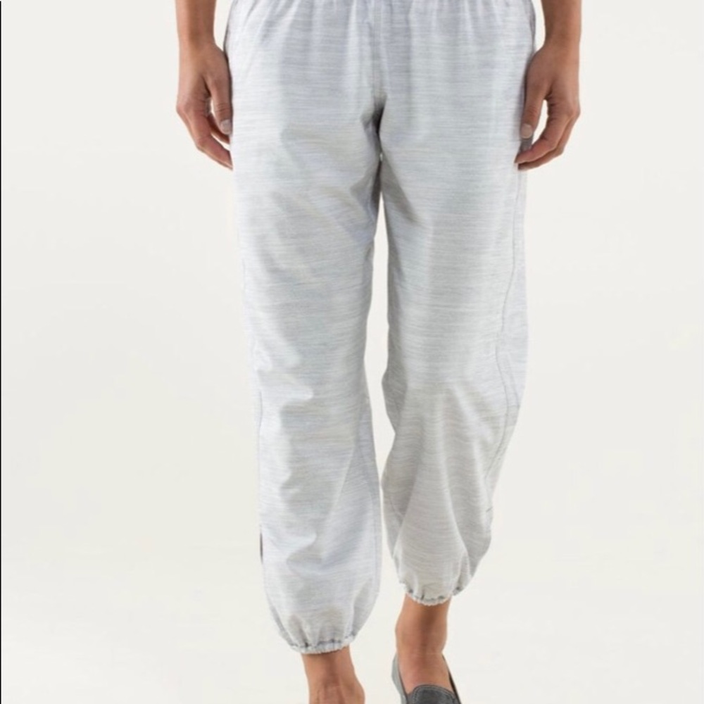 Rare NWOT LuLuLemon Om Crop Pant Heathered Gray